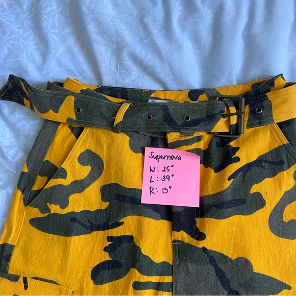 FASHIONNOVA ORANGE CAMOUFLAGE CARGO PANTS SIZE 25” FOR WOMAN - Picture 4 of 7